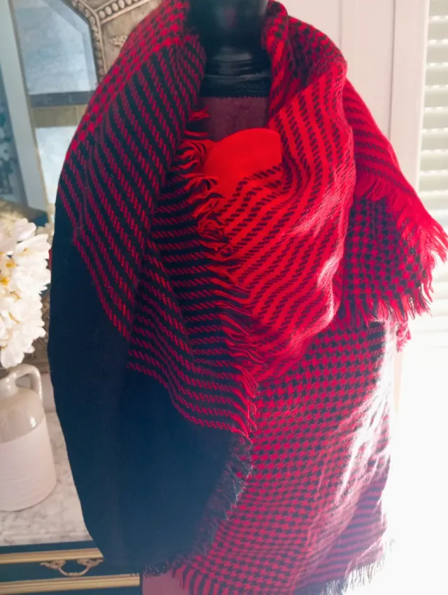 Bufanda Maxi Cuadrada Roja y Negra