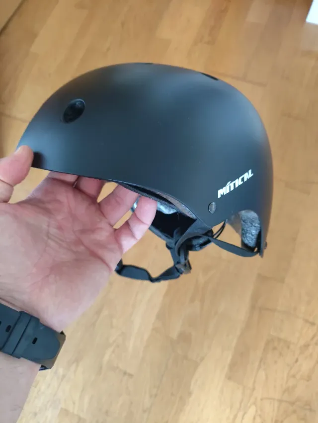 Casco patinete eléctrico MÍTICAL negro