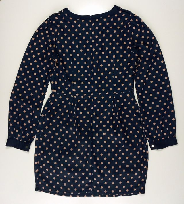 Vestido azul marino con lunares rosados