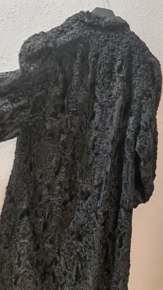 Abrigo de piel negro