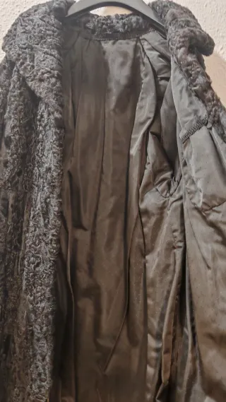 Abrigo de piel negro