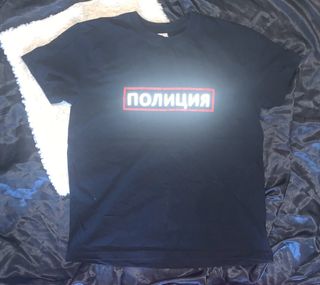 Camiseta Negra Estampada Policía Talla S