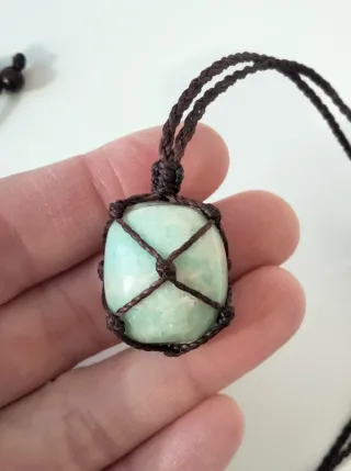 Collana con Amazzonite e cordino mogano
