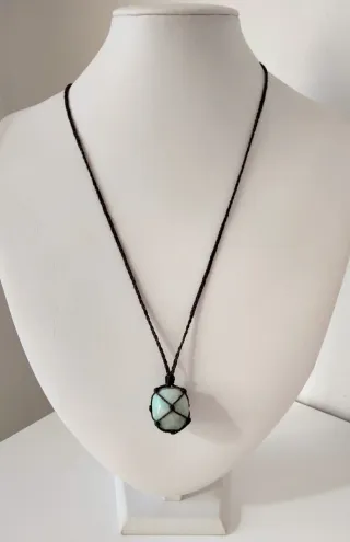 Collana con Amazzonite e cordino mogano