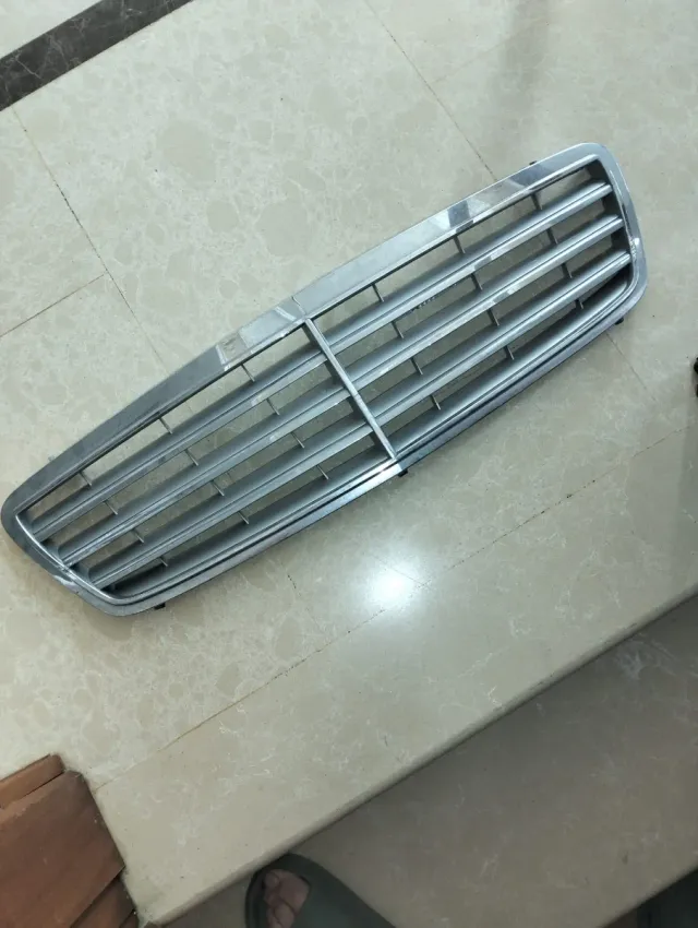 Parrilla Delantera Mercedes C220 Sport
