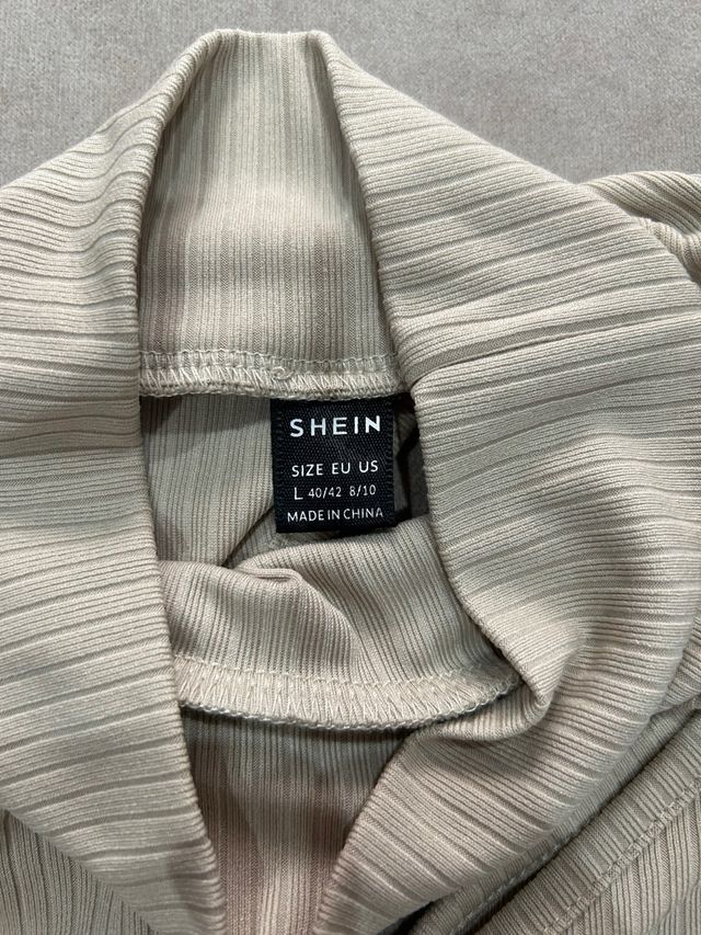 Vestido Shein beige cuello cut-out manga larga