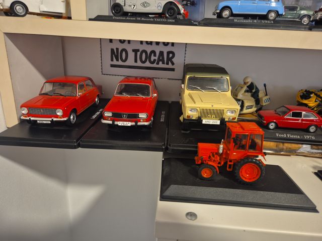 Maquetas coches 1:43 y 1:38
54 unidades