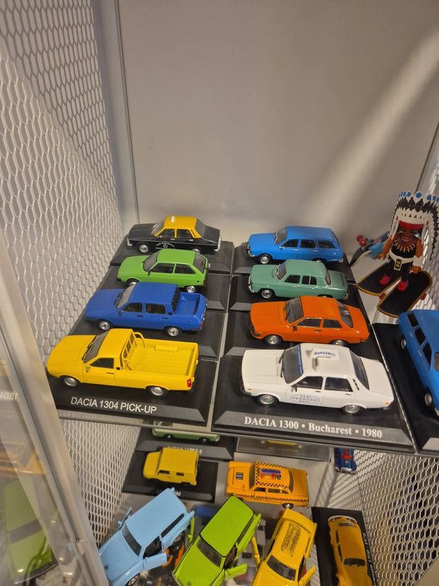 Maquetas coches 1:43 y 1:38
54 unidades