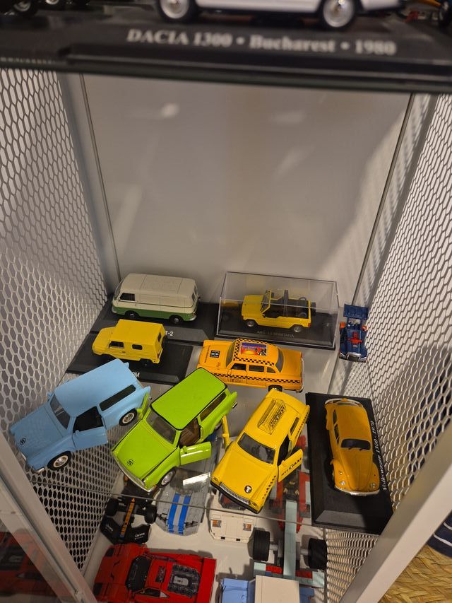 Maquetas coches 1:43 y 1:38
54 unidades