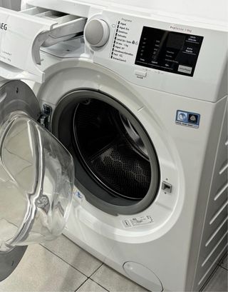 LAVADORA DE CARGA FRONTAL MARCA AEG DE 8 KILOS