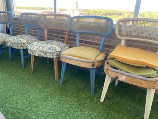 Sillas de salón clásicas con ratán