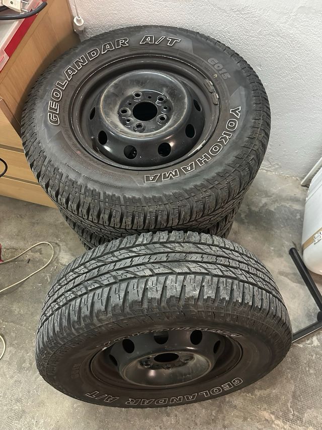 Neumático Yokohama Geolandar A/T 235/70/15