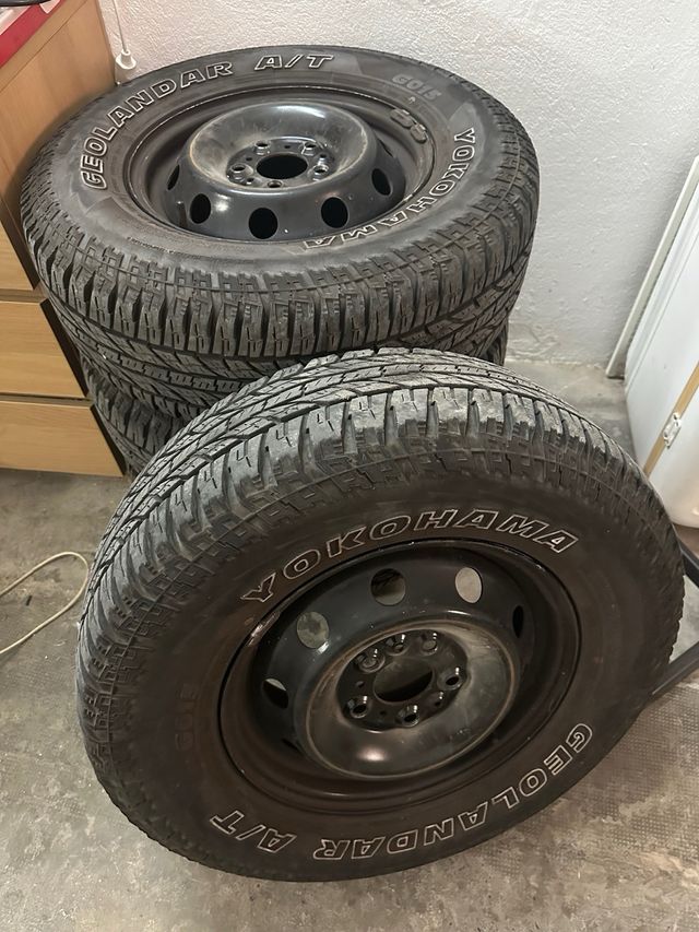 Neumático Yokohama Geolandar A/T 235/70/15