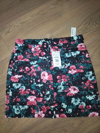 Falda Stradivarius floral XL