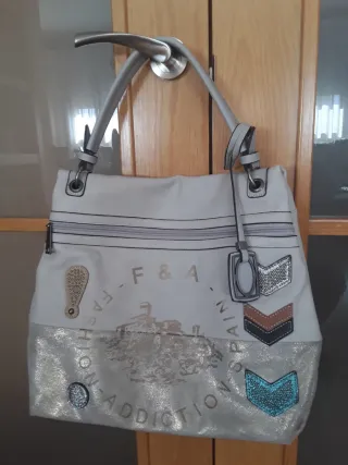 Bolso de mano F&A Beige y Plateado