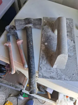 Herramientas de albañilería: Martillo,Plana Tenaza