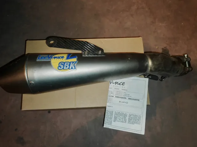 LeoVince SBK Escape Yamaha FZ1