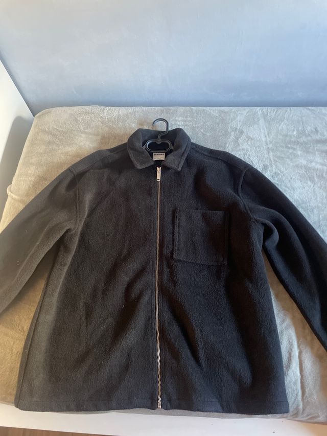 Cazadora Bershka Negra Talla L
