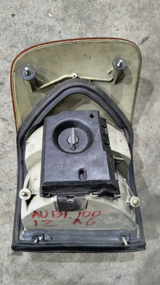 Piloto Trasero Izquierdo Audi 100 Berlina (C4)