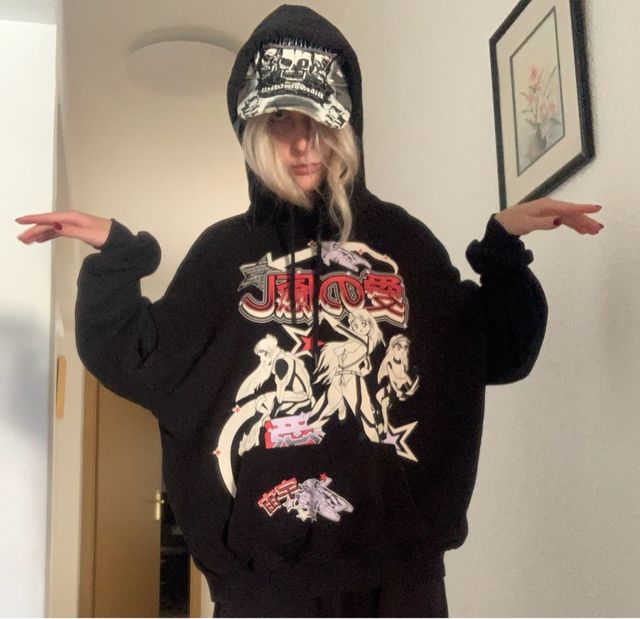 Sudadera Bershka Anime Talla M