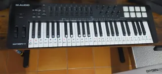 Teclado M-Audio Oxygen 49 MIDI