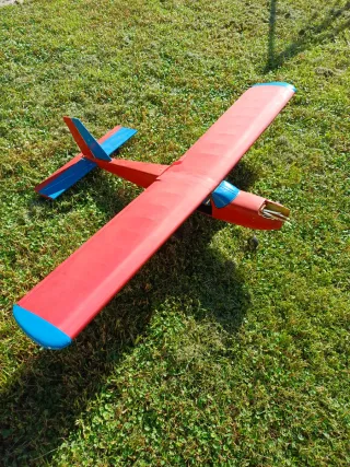 Avión entrenador vintage 1,60m