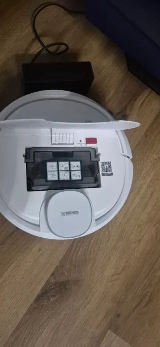 Robot aspirapolvere DEEBOT