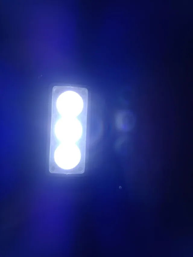 Radio de emergencia solar sin pilas