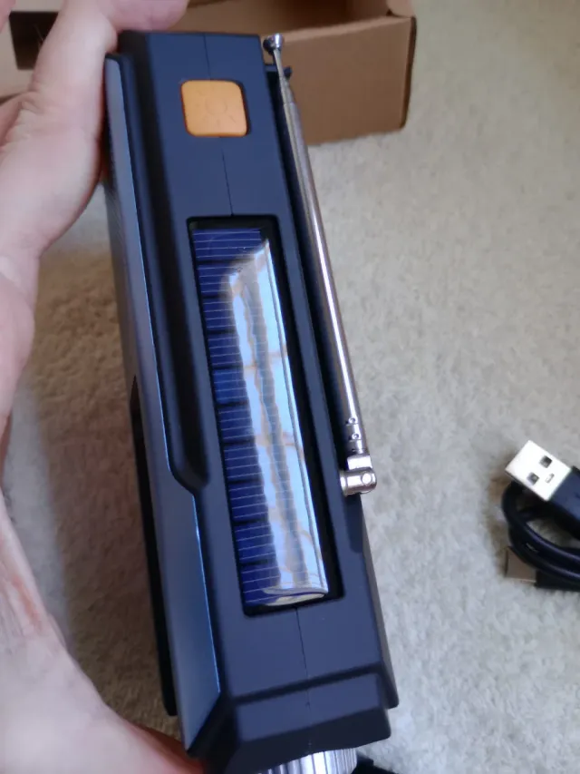 Radio de emergencia solar sin pilas