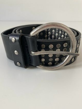 Cinturón Marc O'Polo cuero negro tachuelas