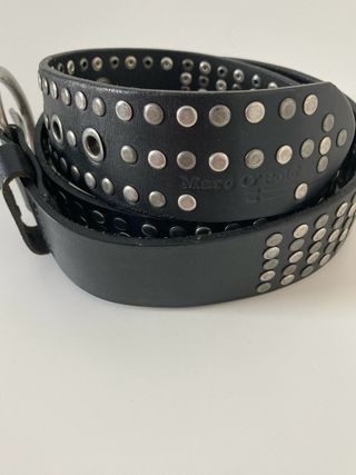 Cinturón Marc O'Polo cuero negro tachuelas