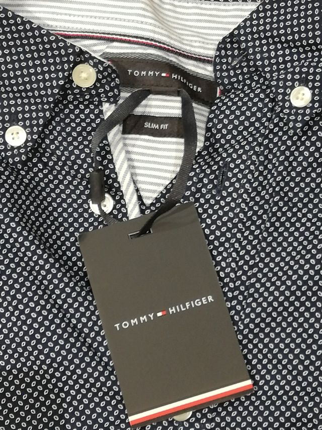 Camisa Tommy Hilfiger Talla XL.