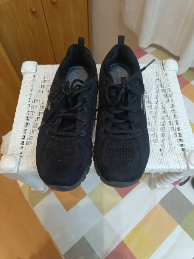 Deportivas Skechers Negras, mujer Talla 39.5.