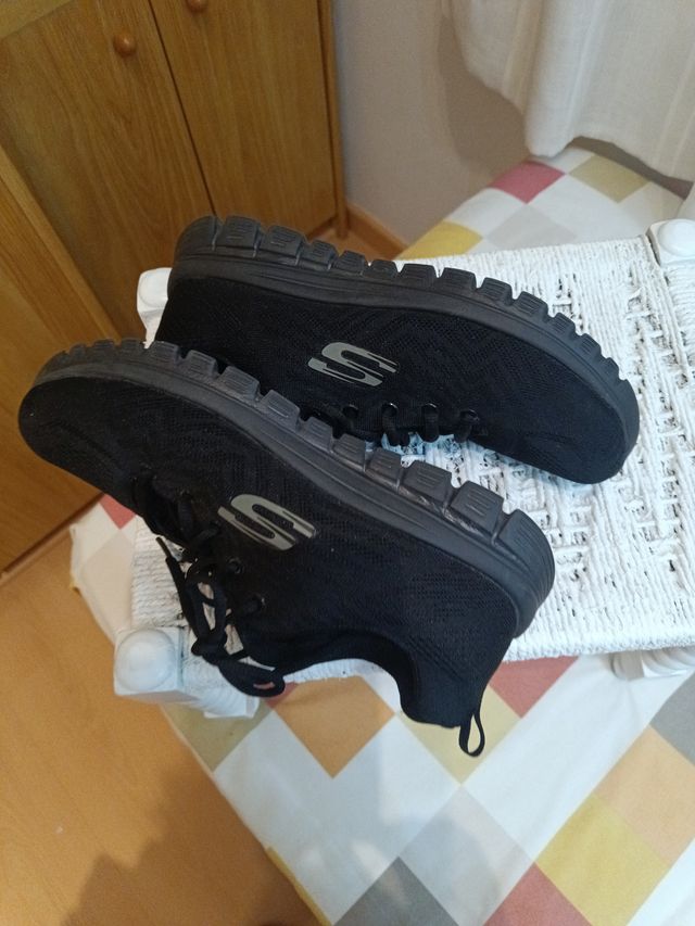 Deportivas Skechers Negras, mujer Talla 39.5.
