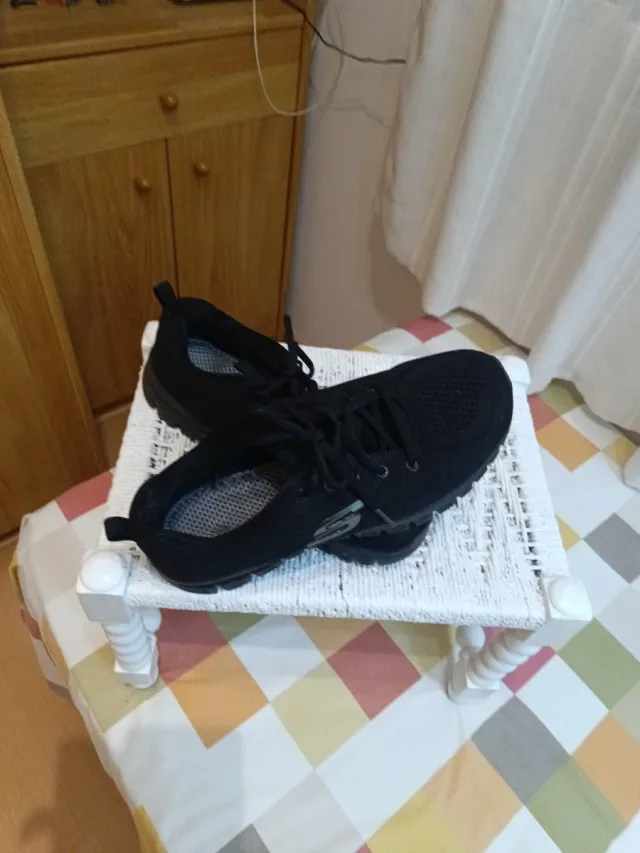 Deportivas Skechers Negras, mujer Talla 39.5.