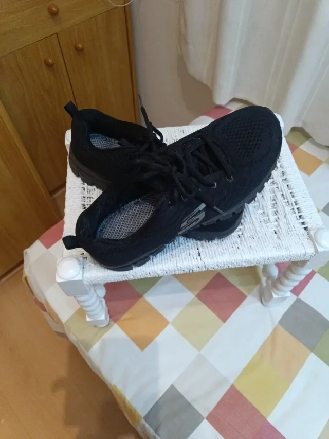 Deportivas Skechers Negras, mujer Talla 39.5.