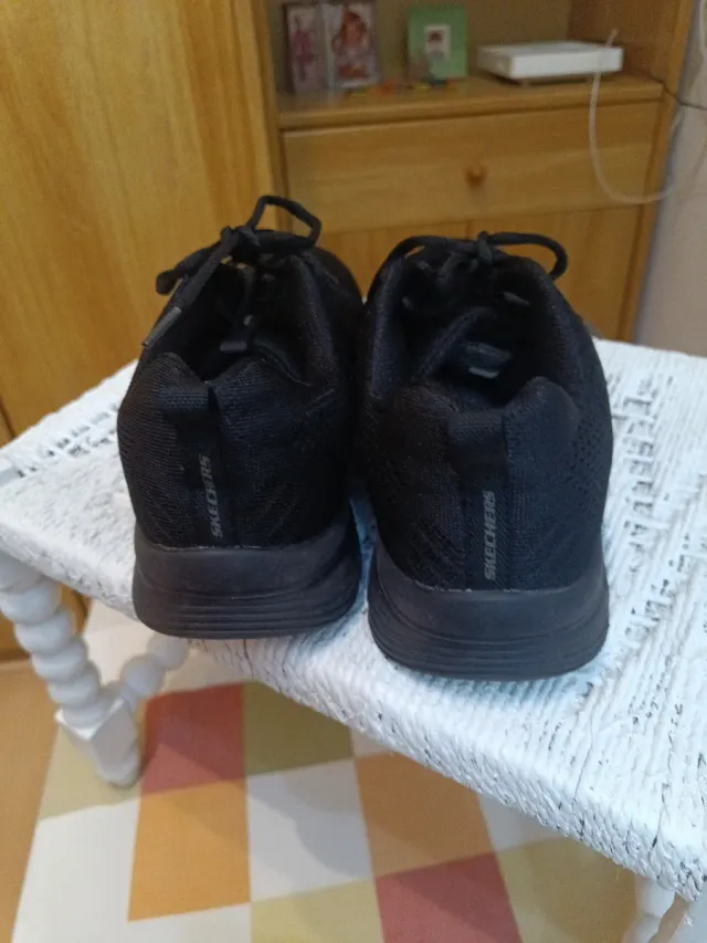 Deportivas Skechers Negras, mujer Talla 39.5.