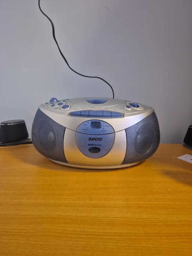 Radio CD Sanyo Cassette