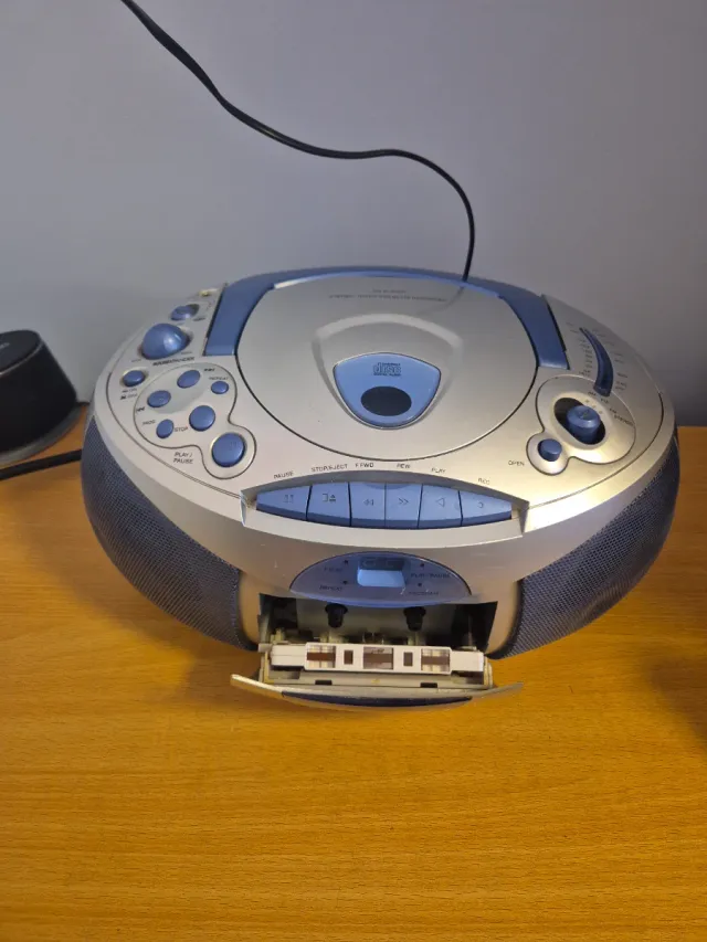 Radio CD Sanyo Cassette
