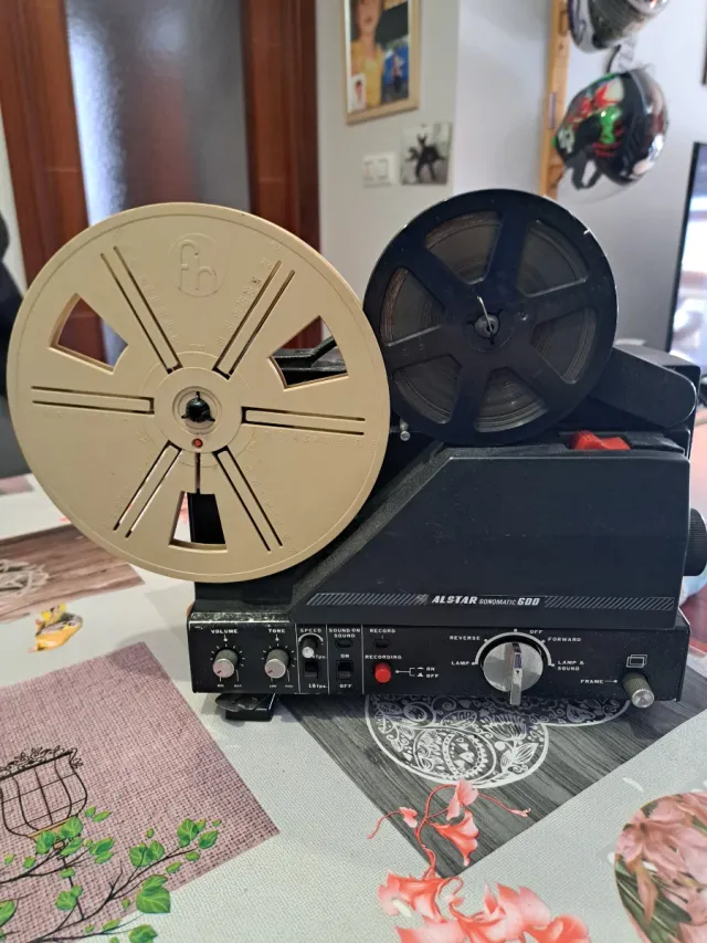 Proiettore Alstar Super 8 + film