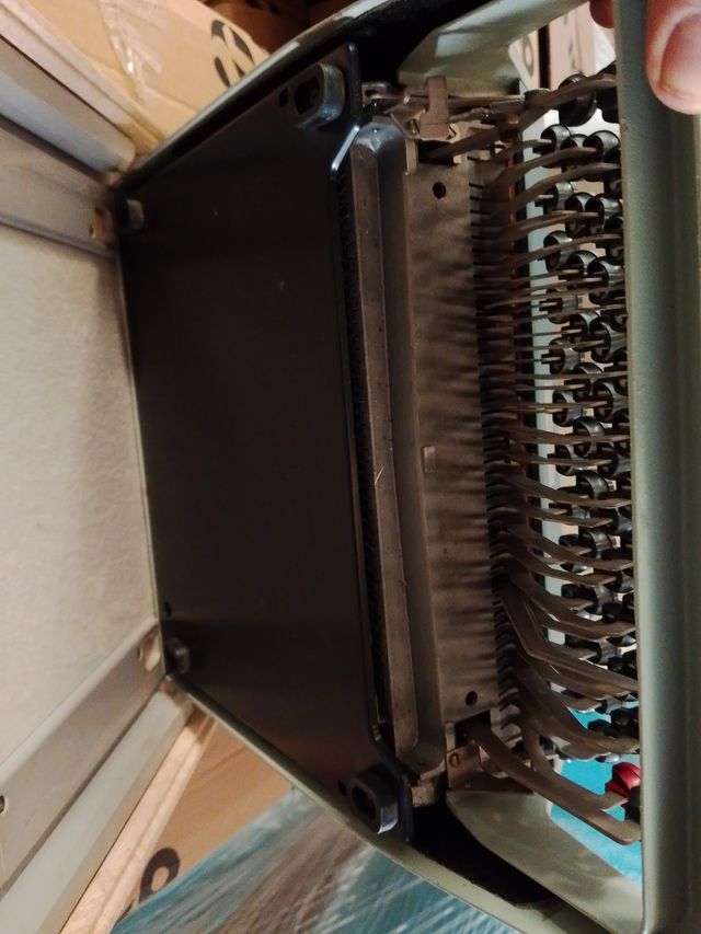 Máquina de escribir antigua azul