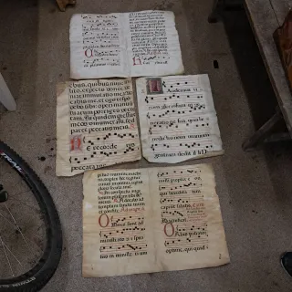 Hojas de canto gregoriano - Siglo XVI-XVII