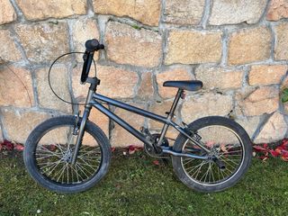 Bicicleta BMX para niños con frenos