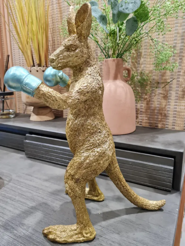 Figura Canguro Boxeador Dorado.