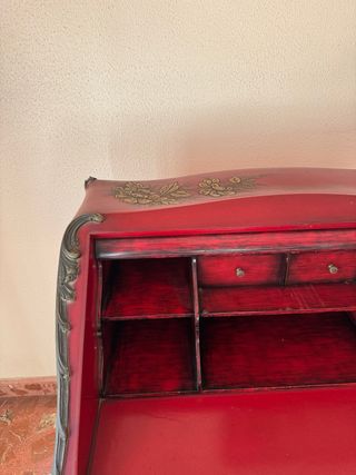 Buró antiguo lacado rojo oriental