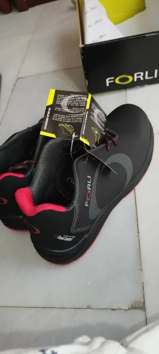Calzado laboral Forli punta de acero zapatos