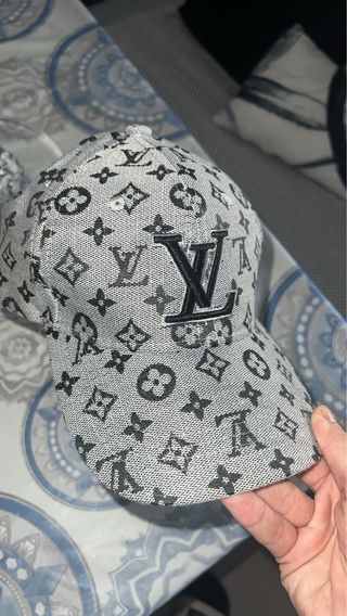 Gorra Louis Vuitton Gris