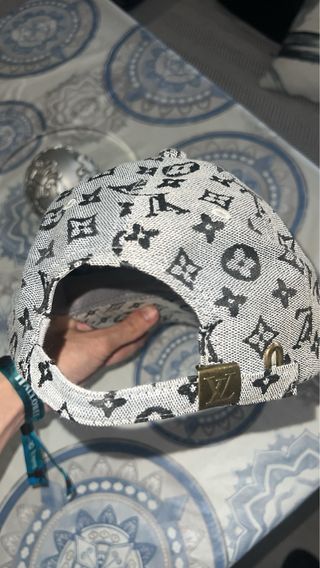 Gorra Louis Vuitton Gris