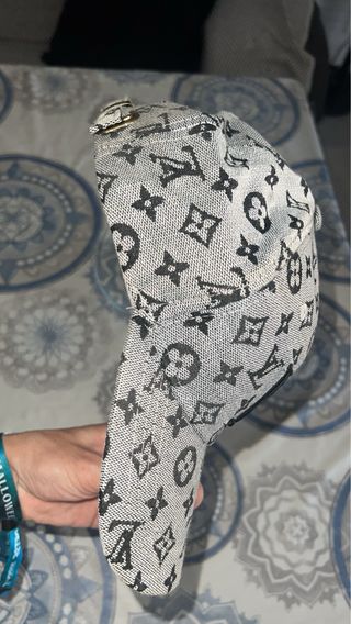 Gorra Louis Vuitton Gris