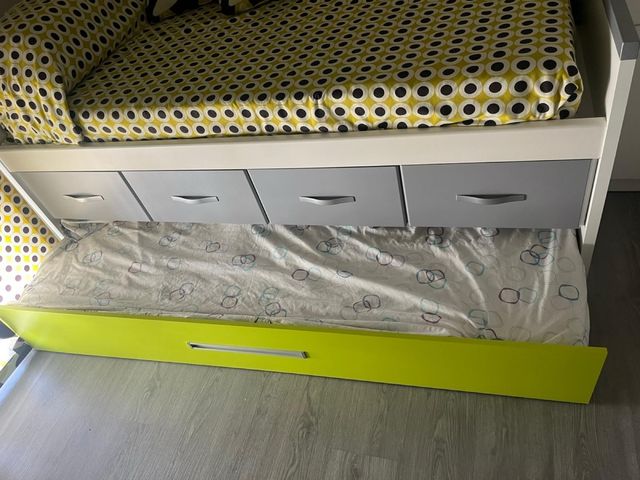 Cama nido completa gris y verde con dos colchones 